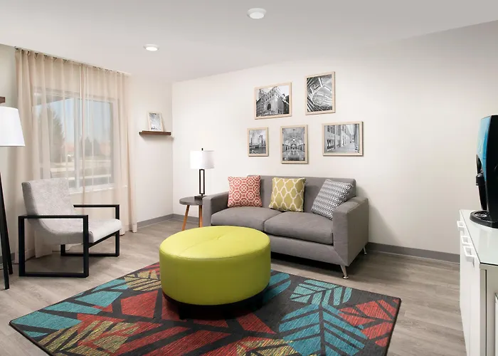 Woodspring Chicago Hotel