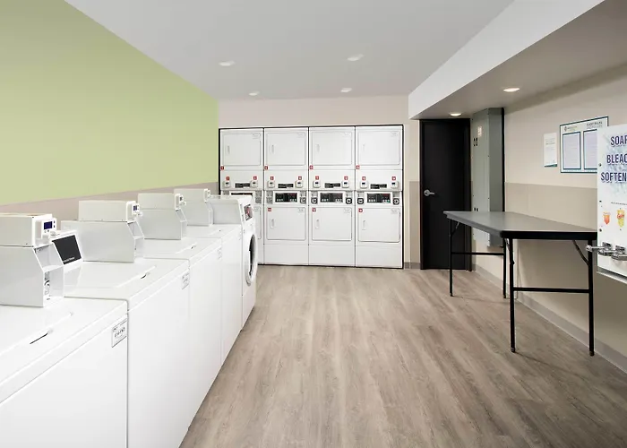 Woodspring Chicago Hotel 4*